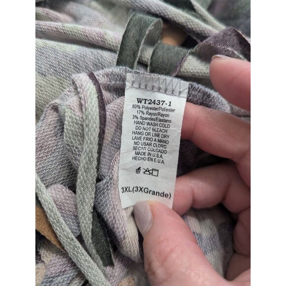 🍉 Watermelon Camo Fringe Hem Top – Size 3XL – Made in USA – Stretchy & Stylish - Picture 3 of 6